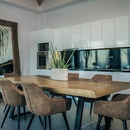Horizon Luxury Lejlighed Sarakinádhon